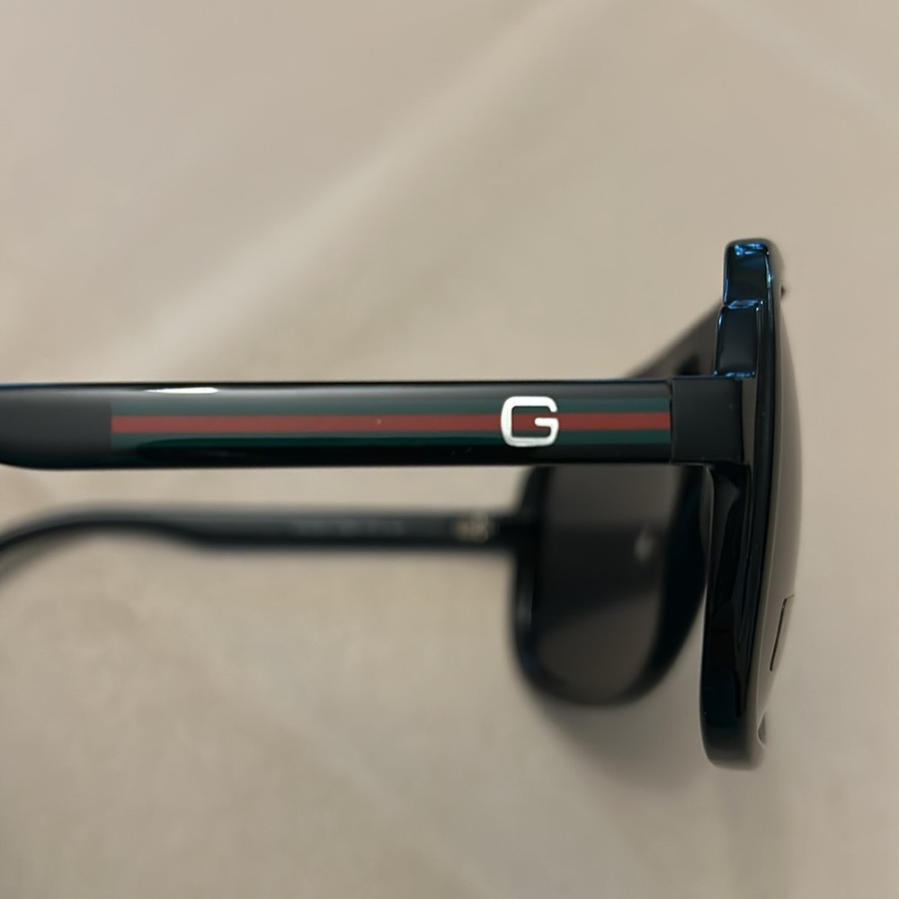Gently Used Gucci shades sunglasses black - Picture 8 of 9